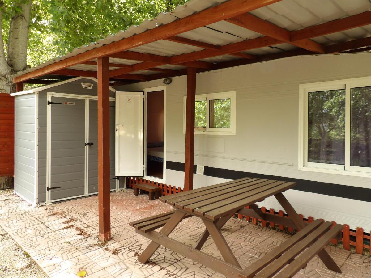 Oasis Country Park Hotell Rugat Exteriör bild
